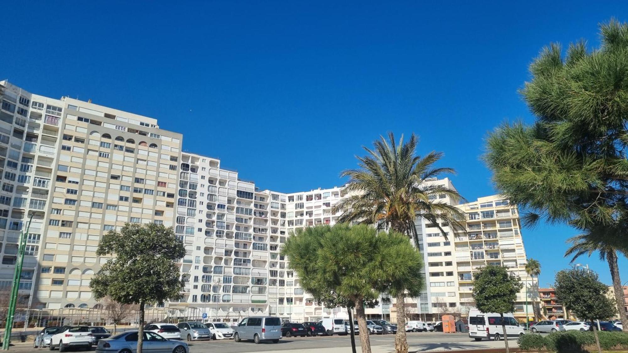 En El Centro De Ampuria Brava Empuriabrava